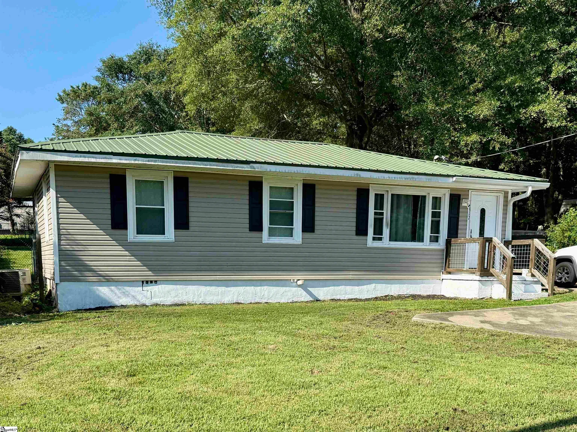 Property image 2 at 317 Ivydale Drive, Greenville, SC 29609