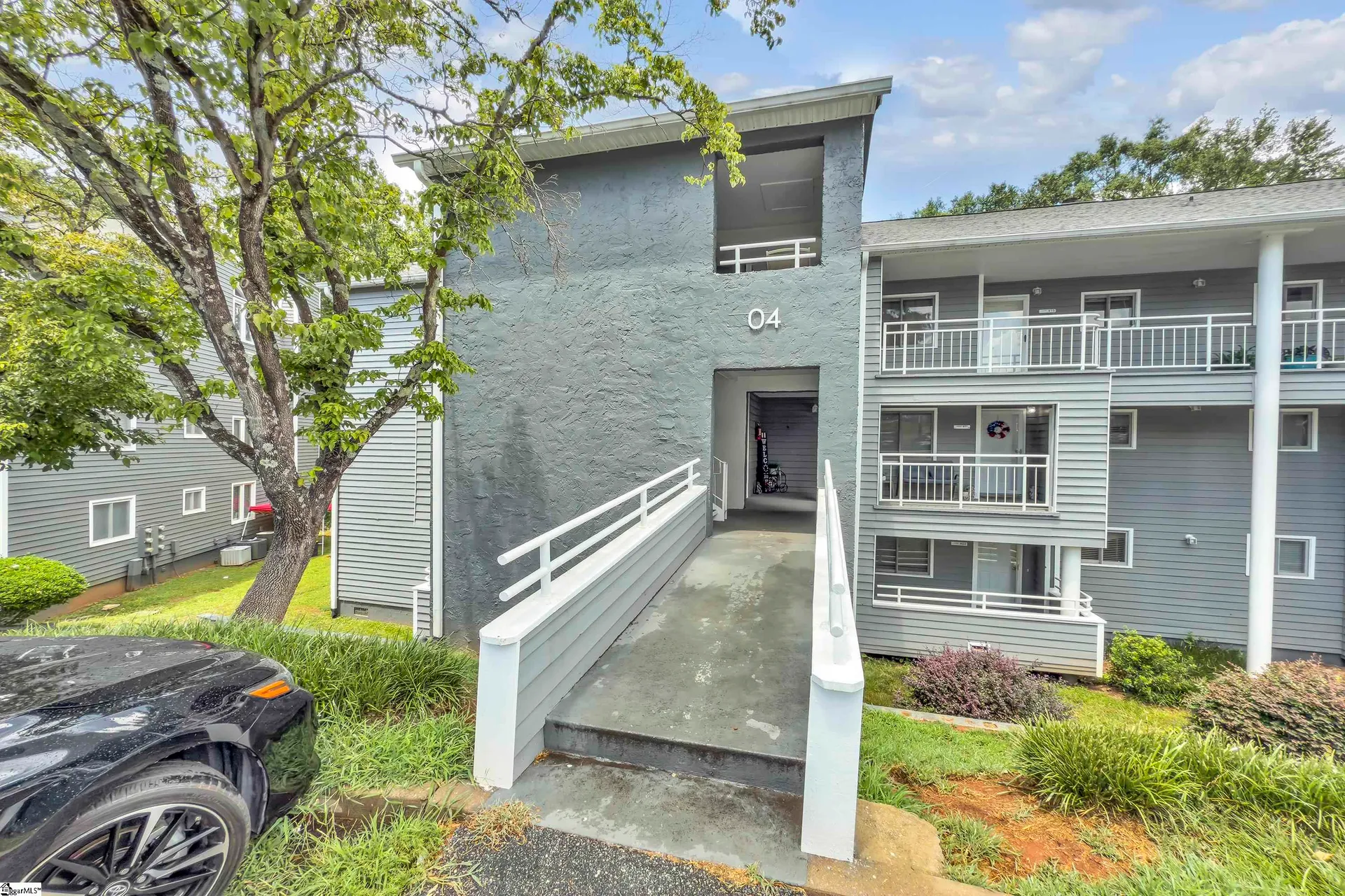 405 Northlake Drive
