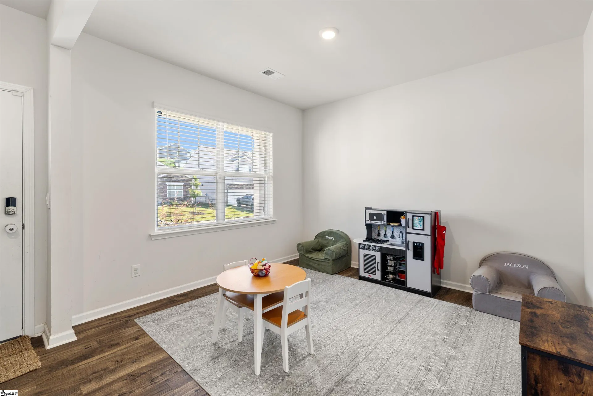 Property image 4 at 28 Oak Edge Lane, Greer, SC 29651