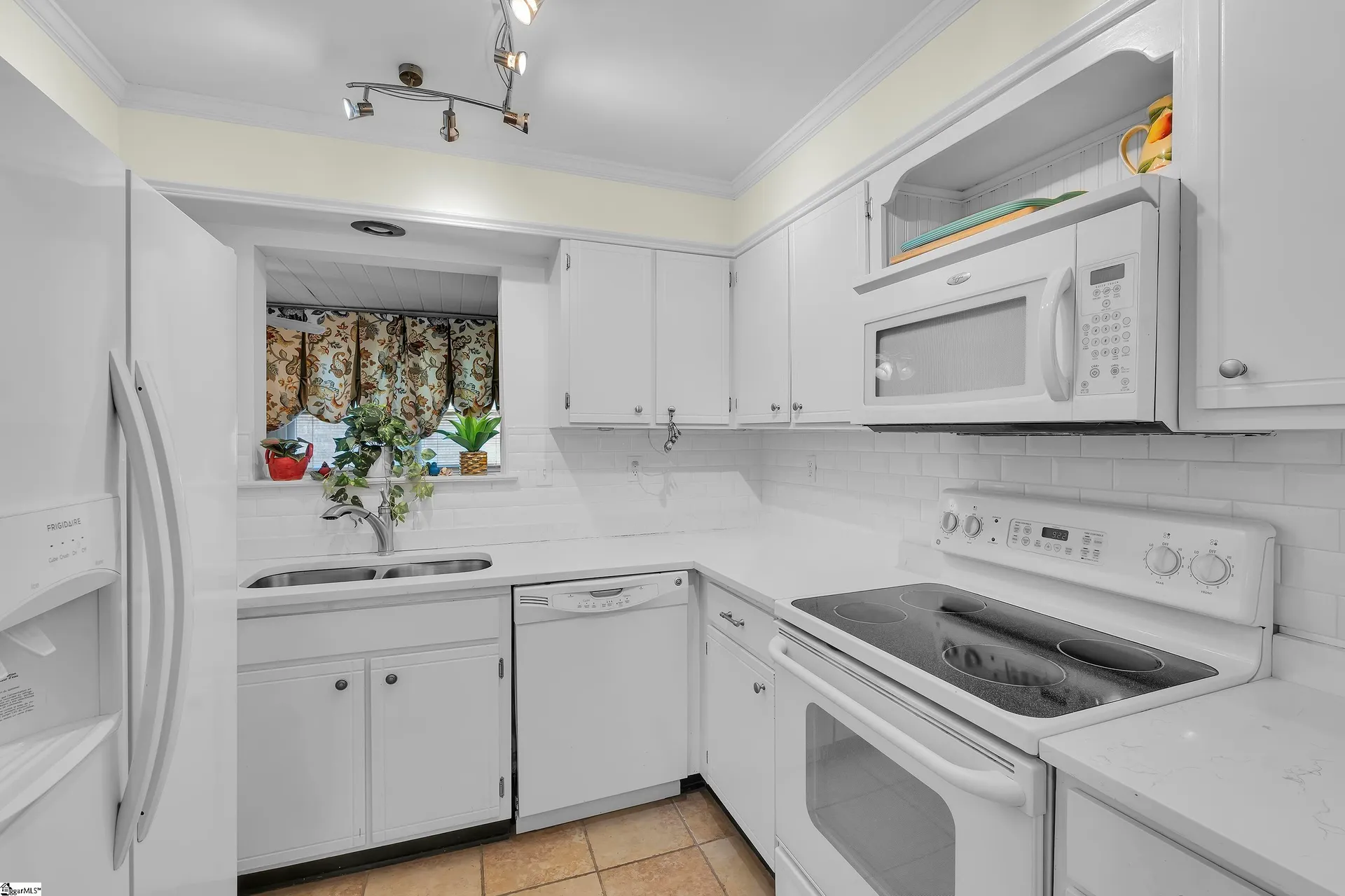 Property image 3 at 925 Cleveland Street, Greenville, SC 29601