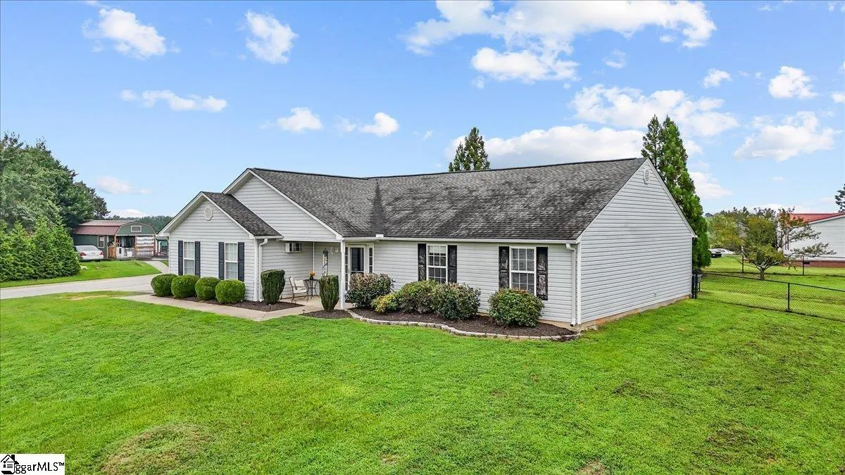 Property image 3 at 100 Sterling Bridge Road, Greenville, SC 29611