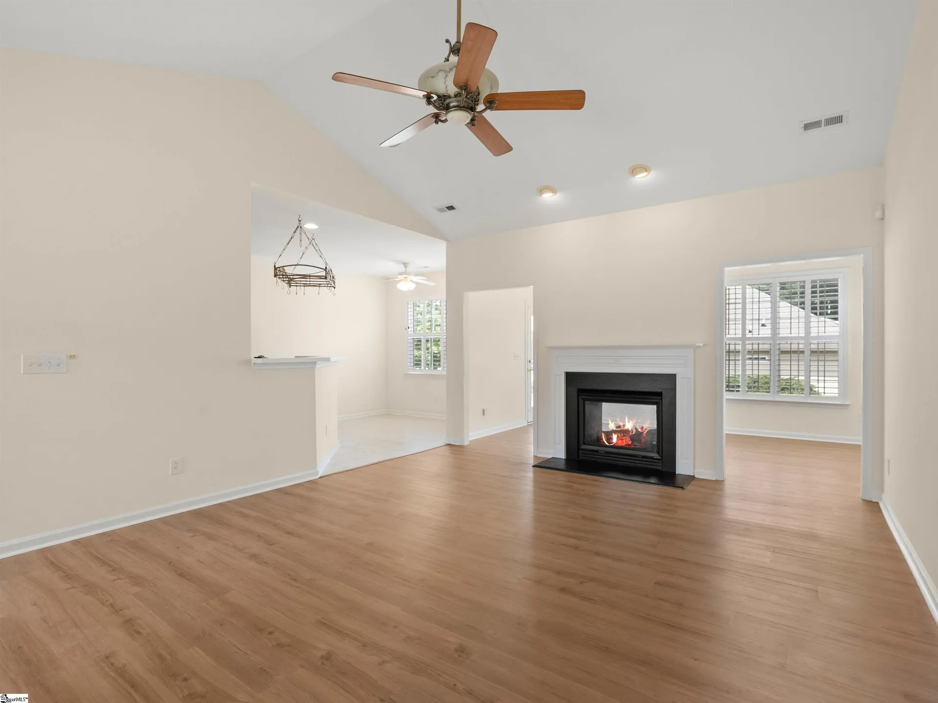 Property image 5 at 8 Wild Thorn Lane, Greenville, SC 29615
