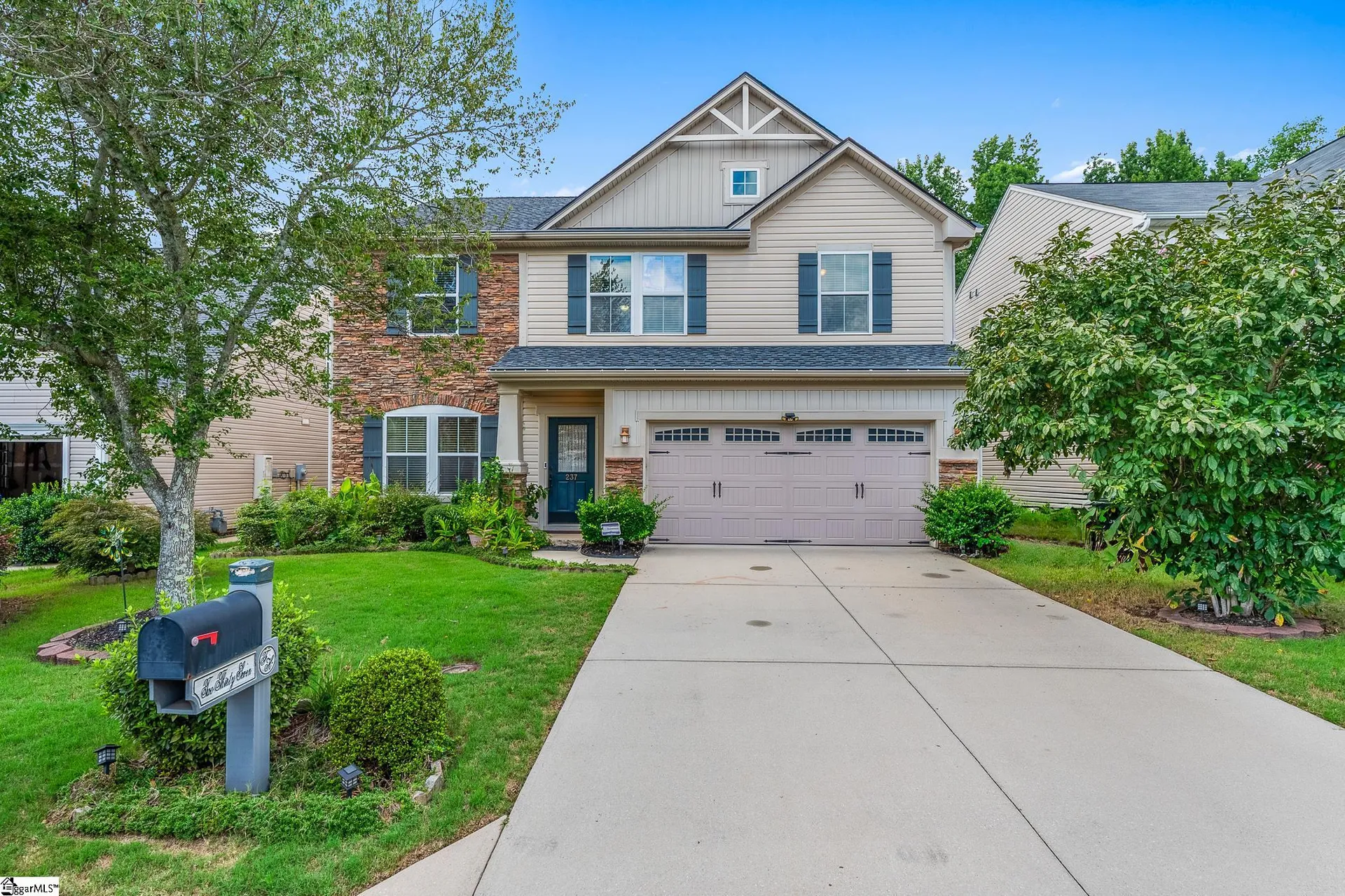 Forrester Heights, Greenville Community