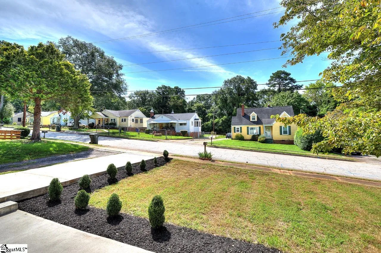 Property image 3 at 322 Potomac Avenue, Greenville, SC 29605