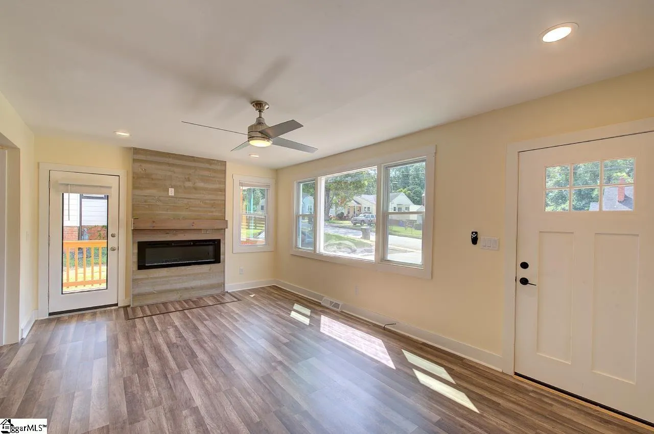 Property image 4 at 322 Potomac Avenue, Greenville, SC 29605