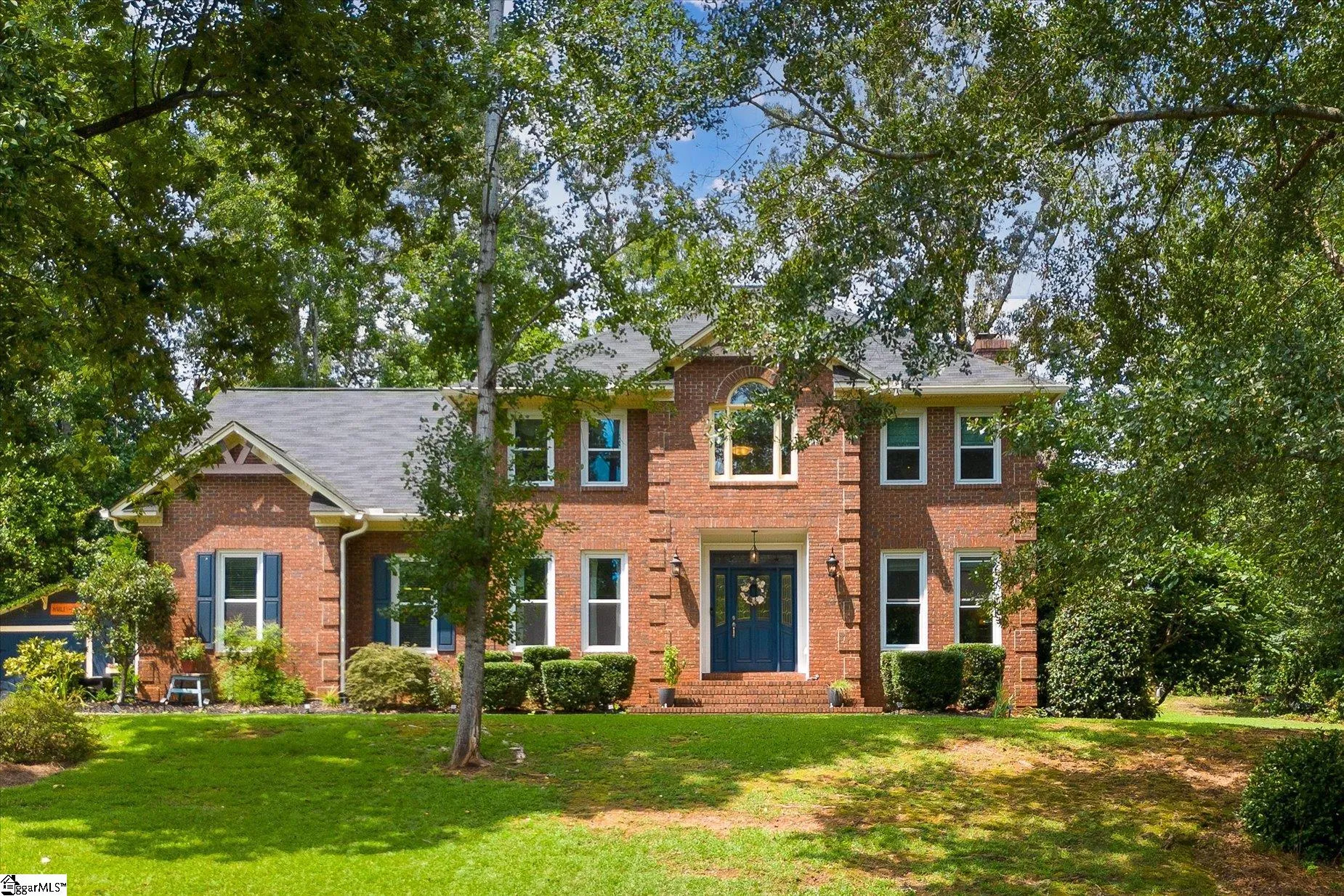 Woodland Hills, Greer Community