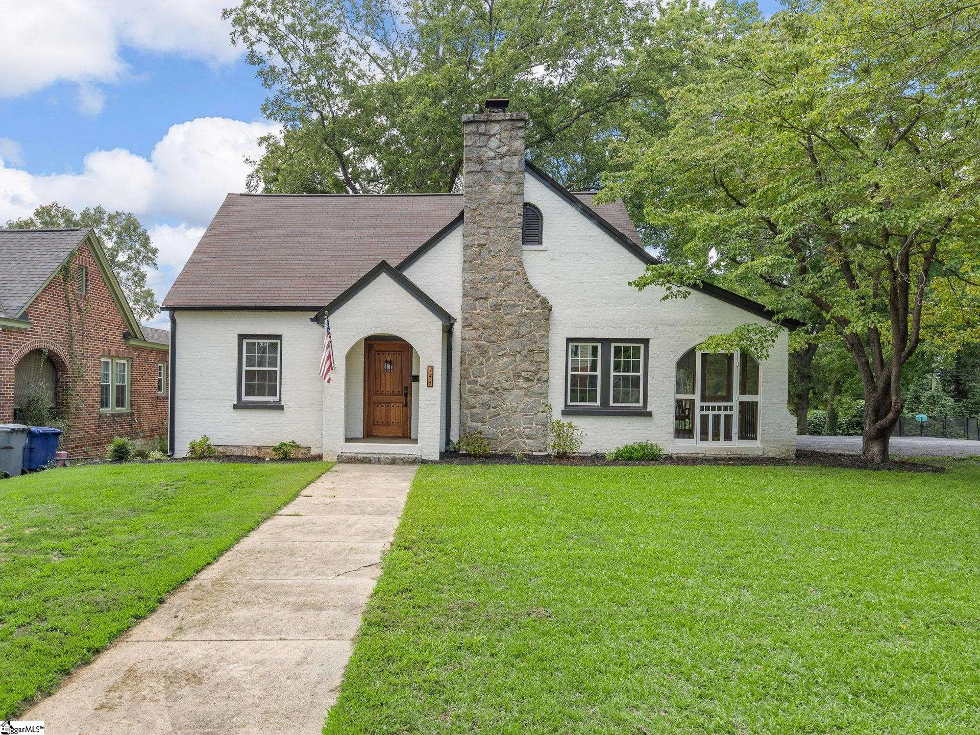 144 E Victoria Road