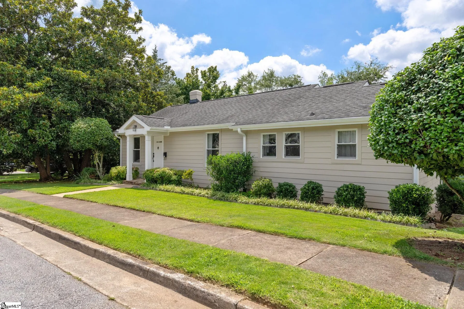 Property image 3 at 318 E Hillcrest Drive, Greenville, SC 29609