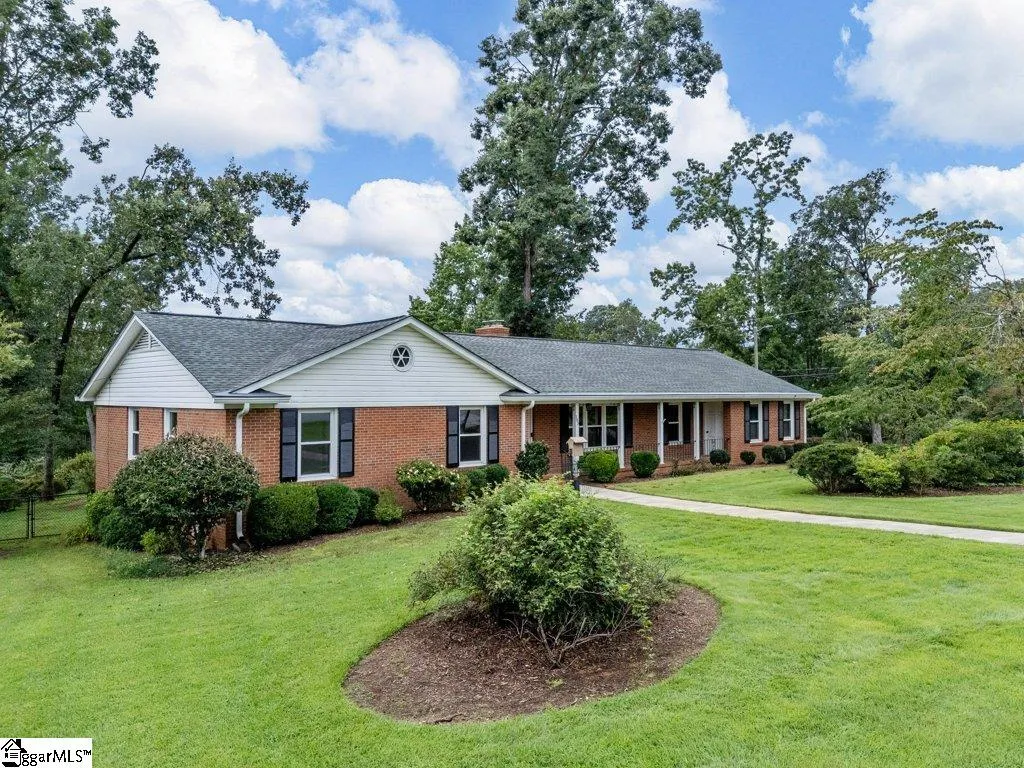 Property image 3 at 105 Bridgewood Avenue, Taylors, SC 29687
