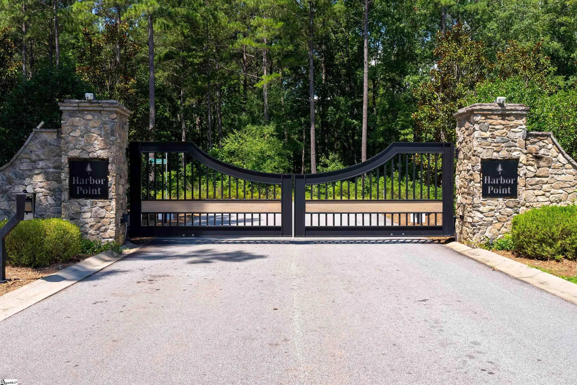 Property image 2 at 43 Harbor Point Road, Seneca, SC 29672