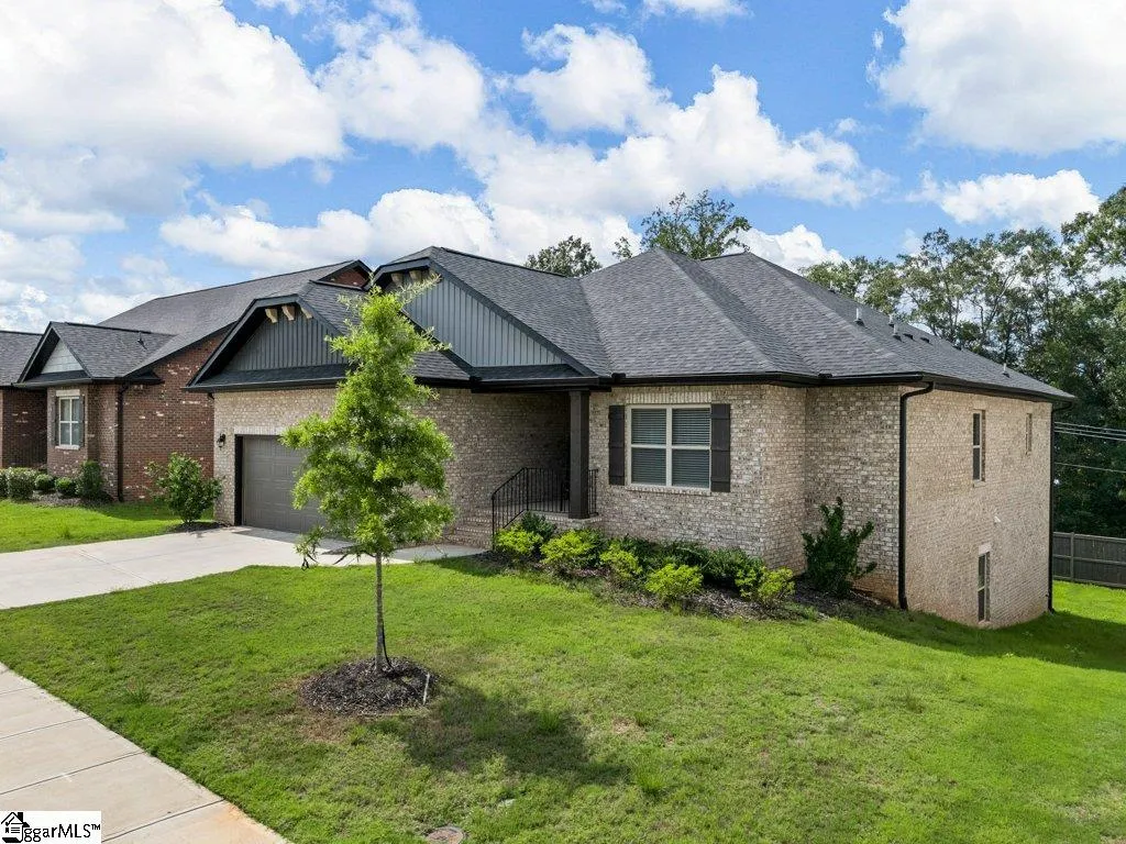 Hidden Lake Estates, Greenville Community