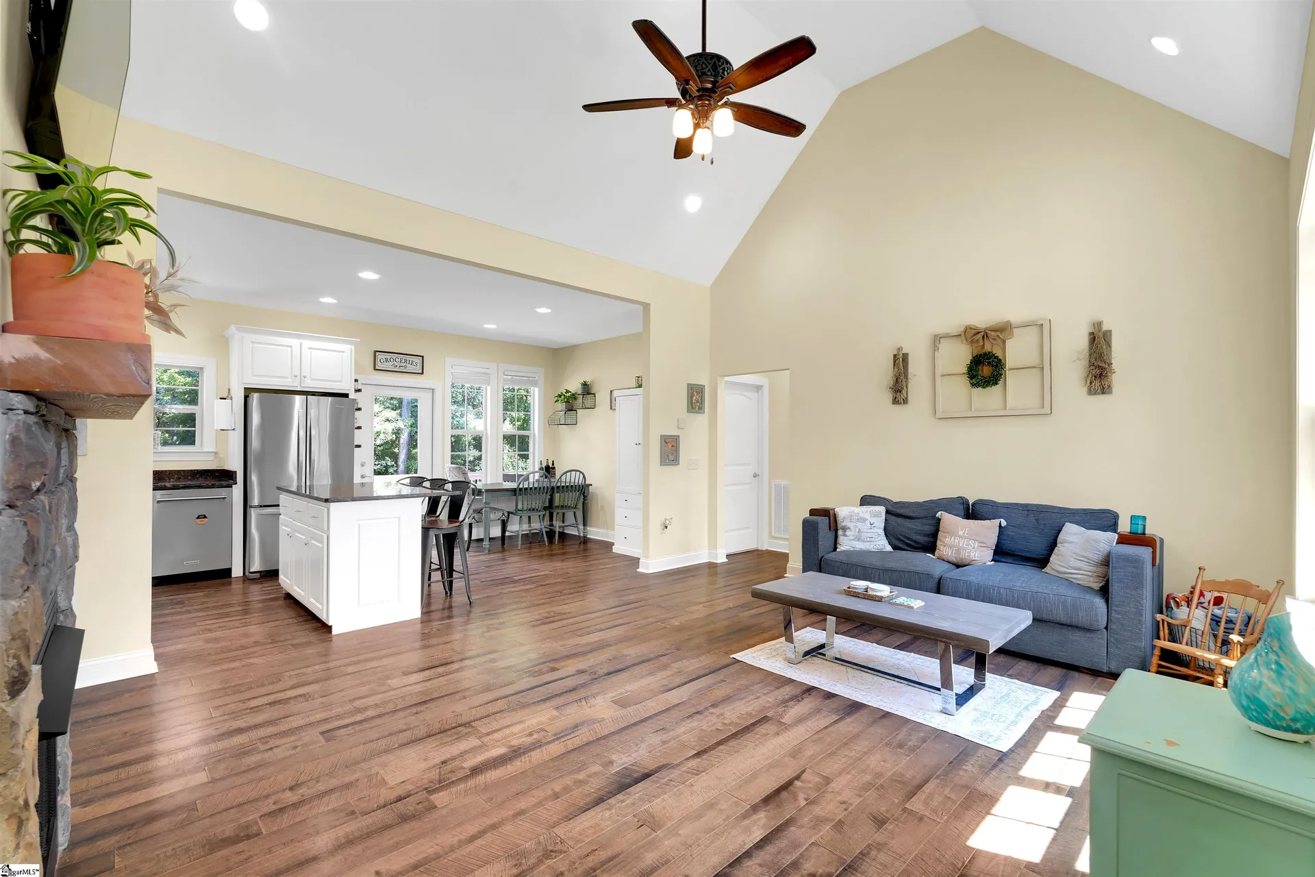 Property image 2 at 116 Ridgeland Drive, Six Mile, SC 29682