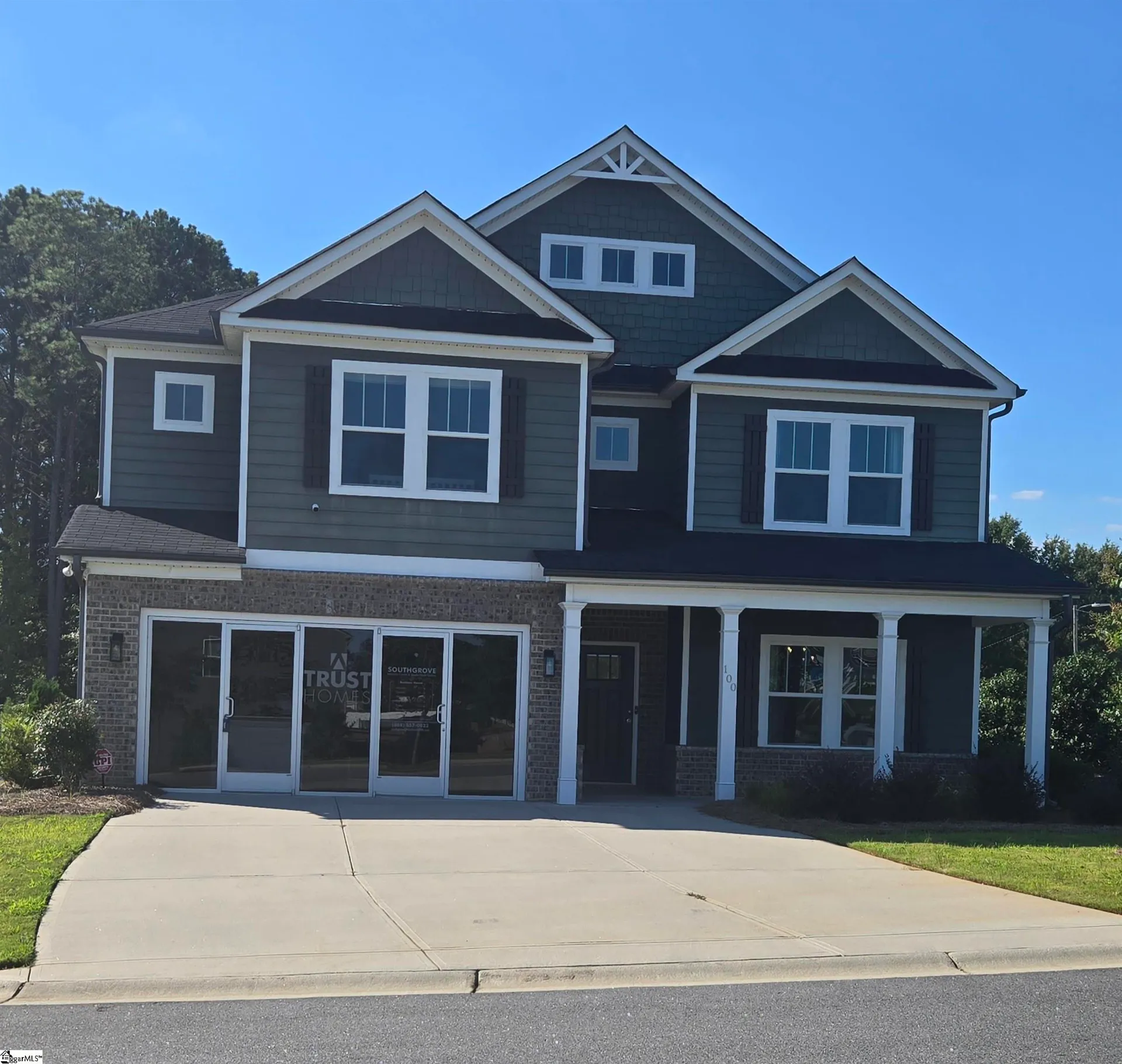 Southgrove, Fountain Inn Community