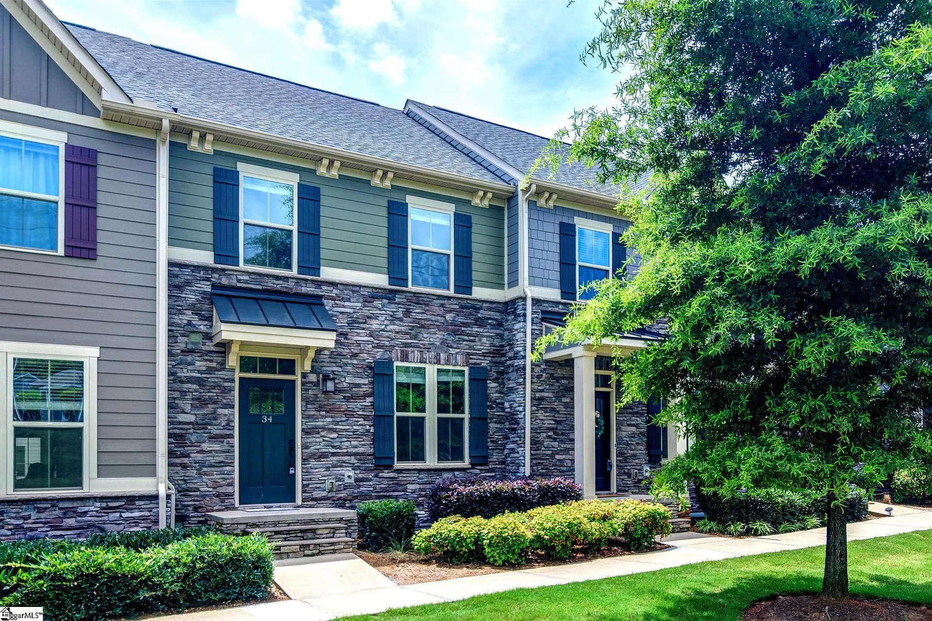 Highview Townes, Greenville Community