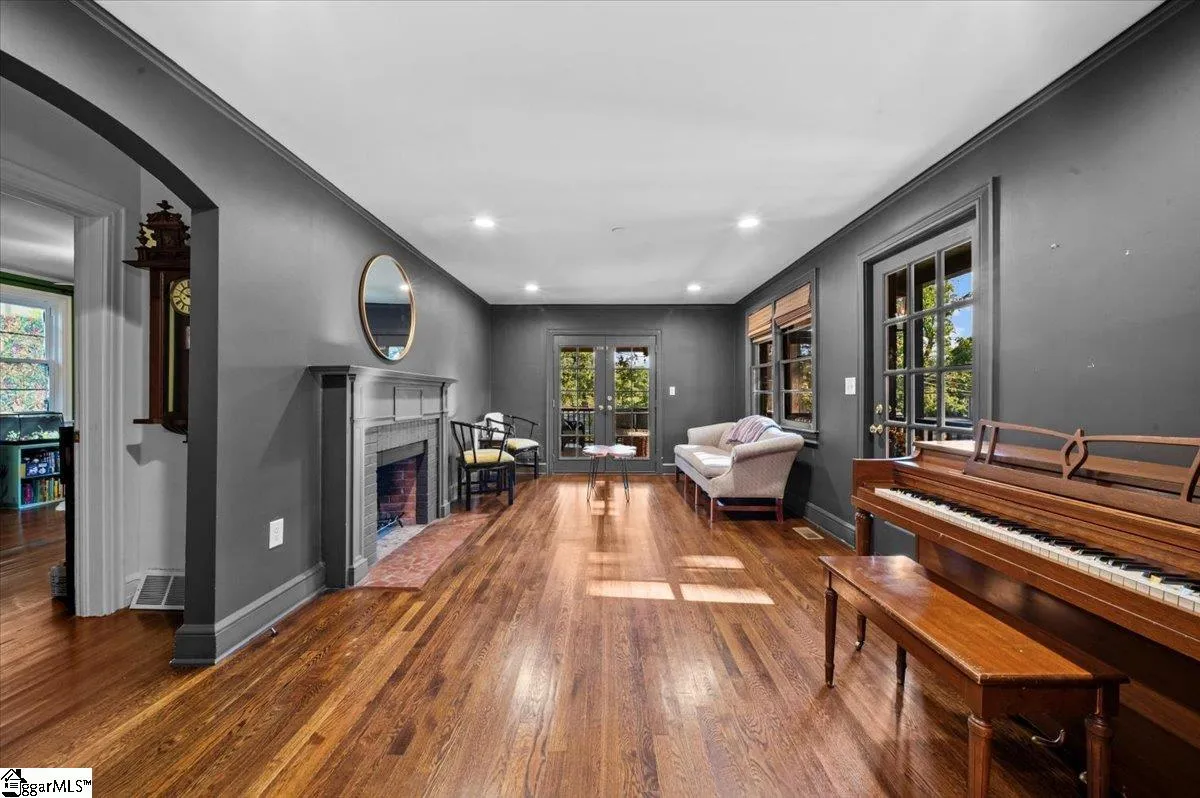 Property image 3 at 101 W Montclair Avenue, Greenville, SC 29609