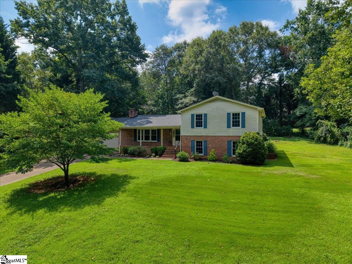 Property image 2 at 12 Lantern Drive, Greer, SC 29651