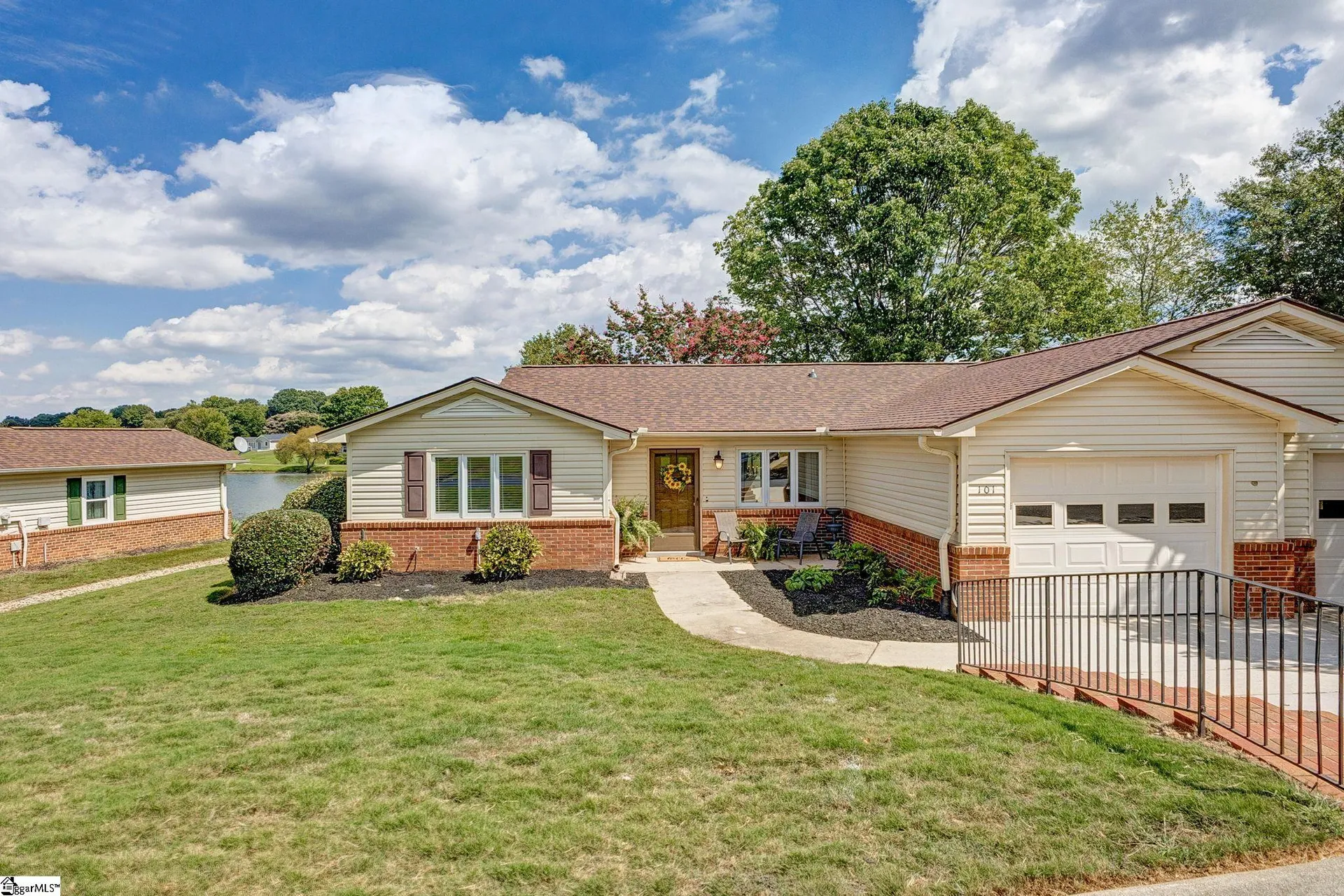 Property image 2 at 101 Lakeside Court, Greenville, SC 29615