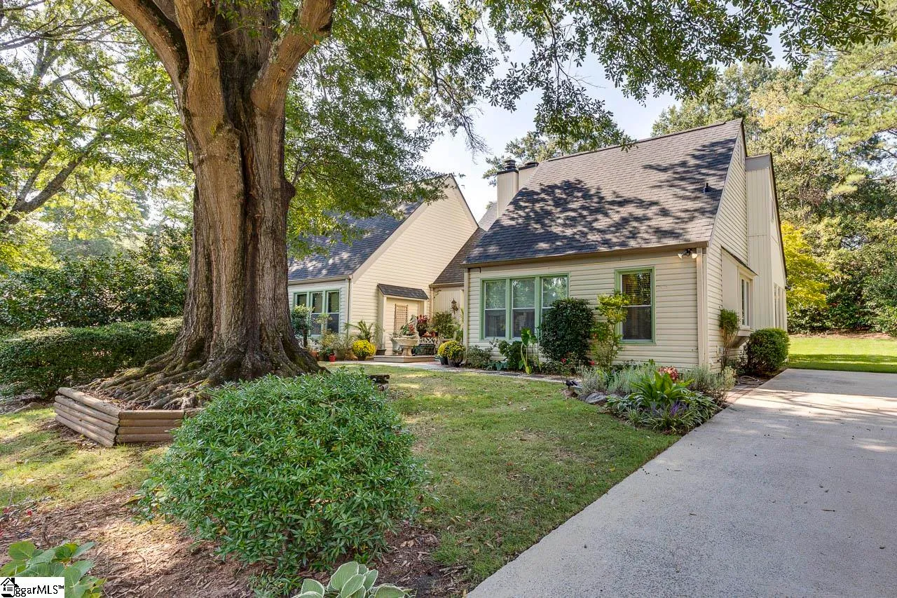 Property image 2 at 221 Saratoga Drive, Greer, SC 29650