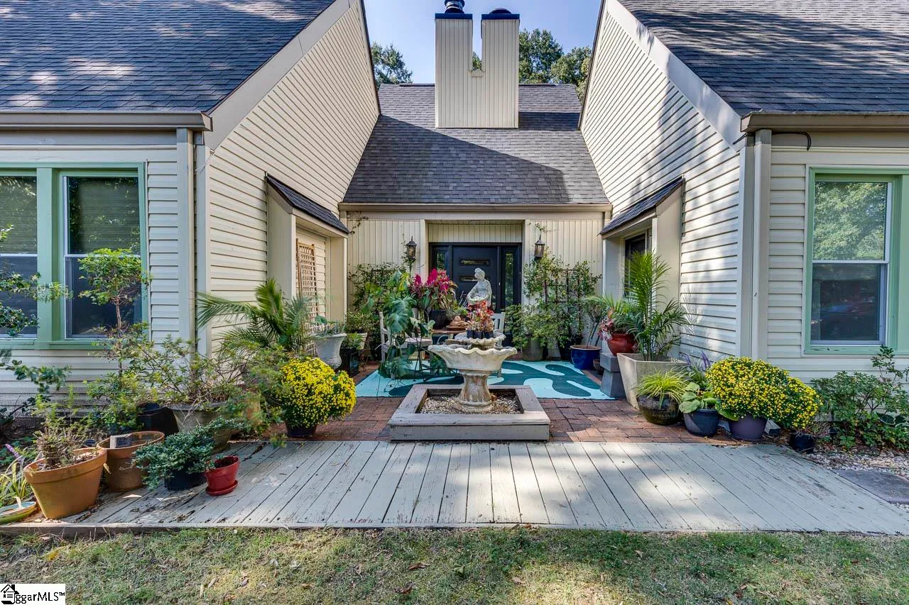Property image 3 at 221 Saratoga Drive, Greer, SC 29650