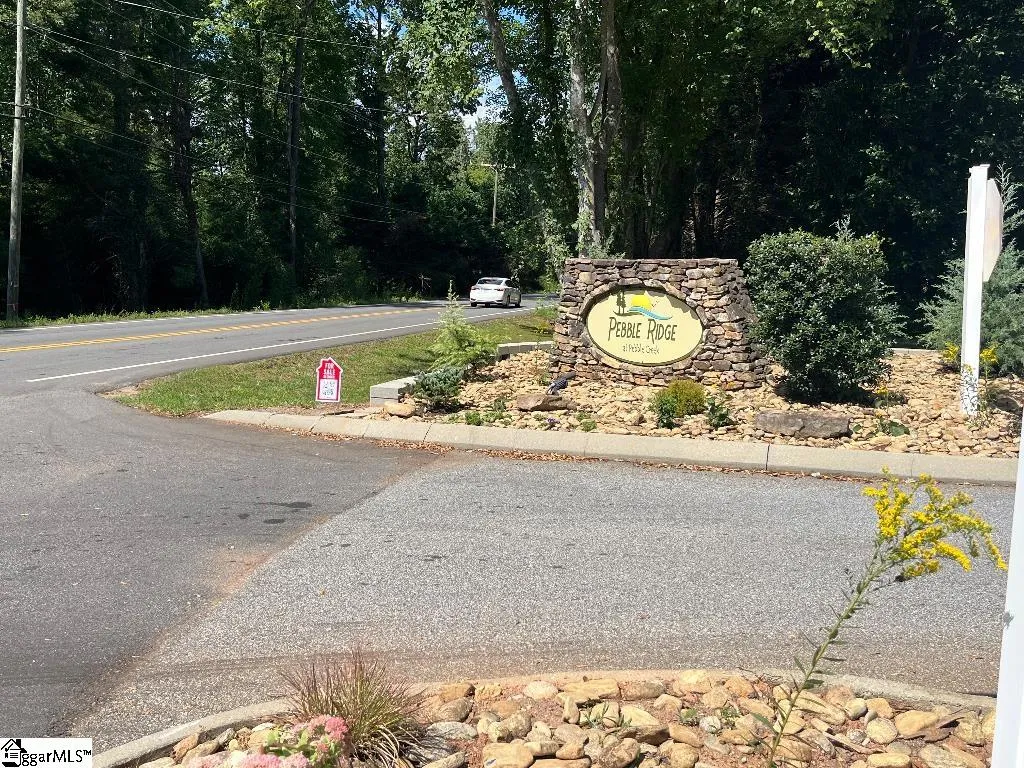 Property image 4 at 8 Pebble Stone Lane, Taylors, SC 29687