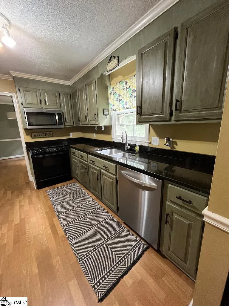 Property image 5 at 8 Pebble Stone Lane, Taylors, SC 29687
