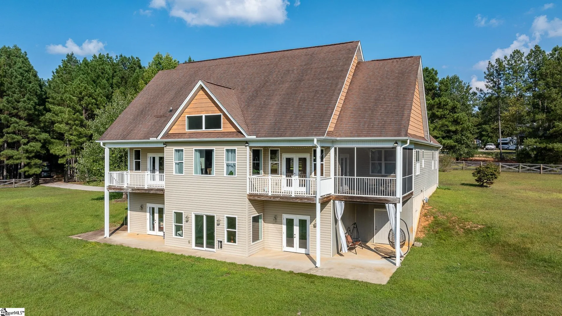 Horse Creek Farms, Fountain Inn Community