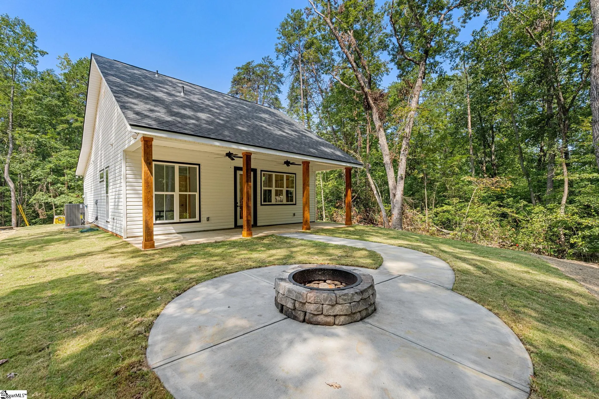 Property image 2 at 920 Canterbury Way, Westminster, SC 29693