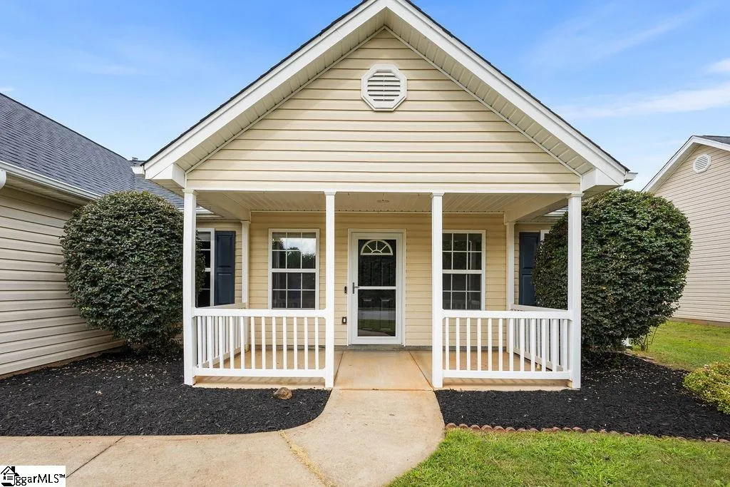 Property image 2 at 10 Calalla Court, Taylors, SC 29687