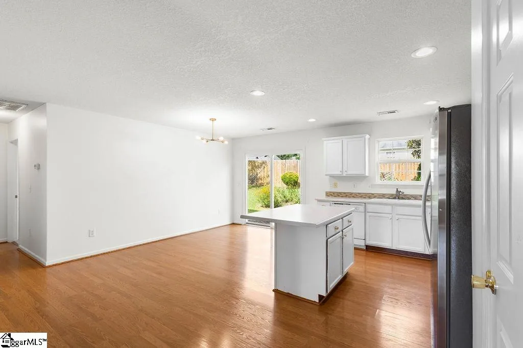 Property image 4 at 10 Calalla Court, Taylors, SC 29687