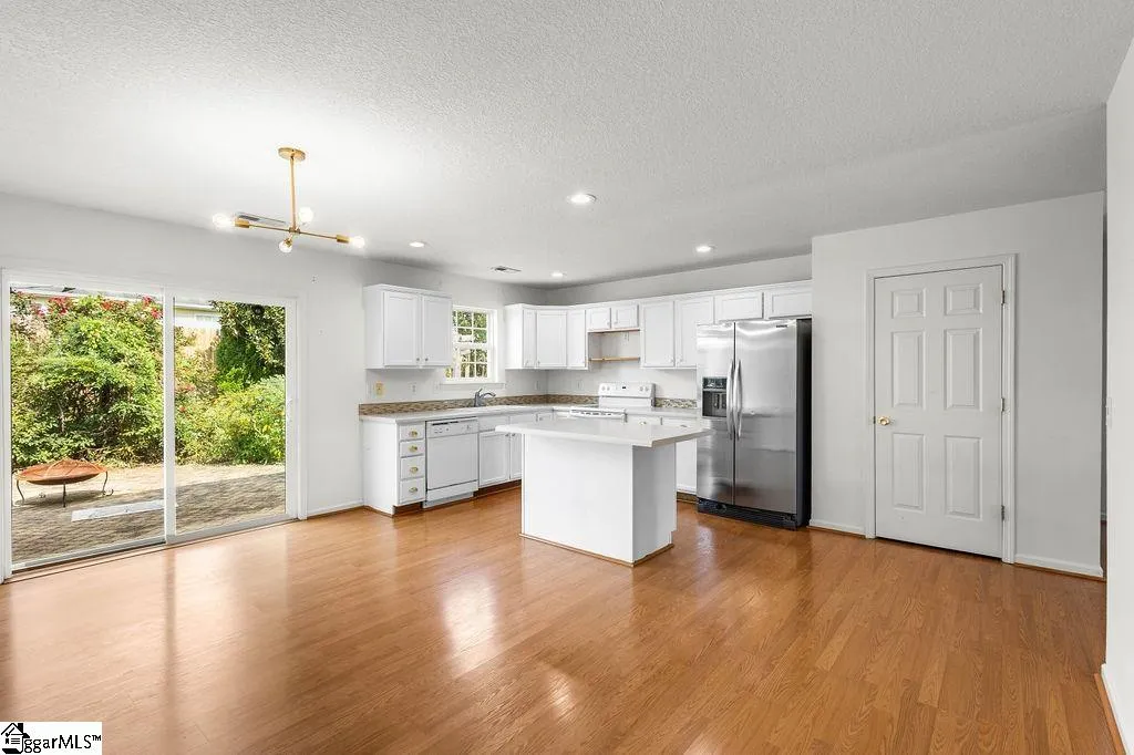 Property image 5 at 10 Calalla Court, Taylors, SC 29687