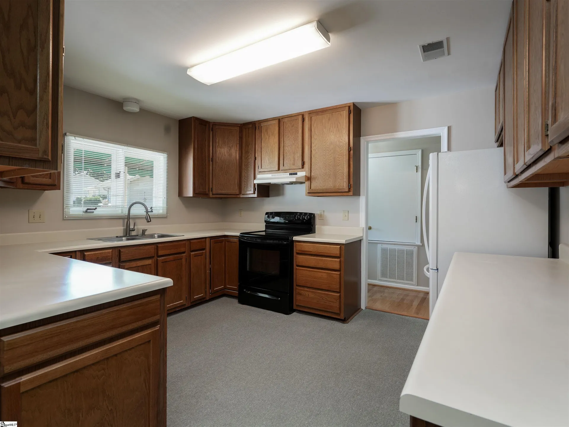 Property image 4 at 21 Creekdale Court, Greenville, SC 29615-5304