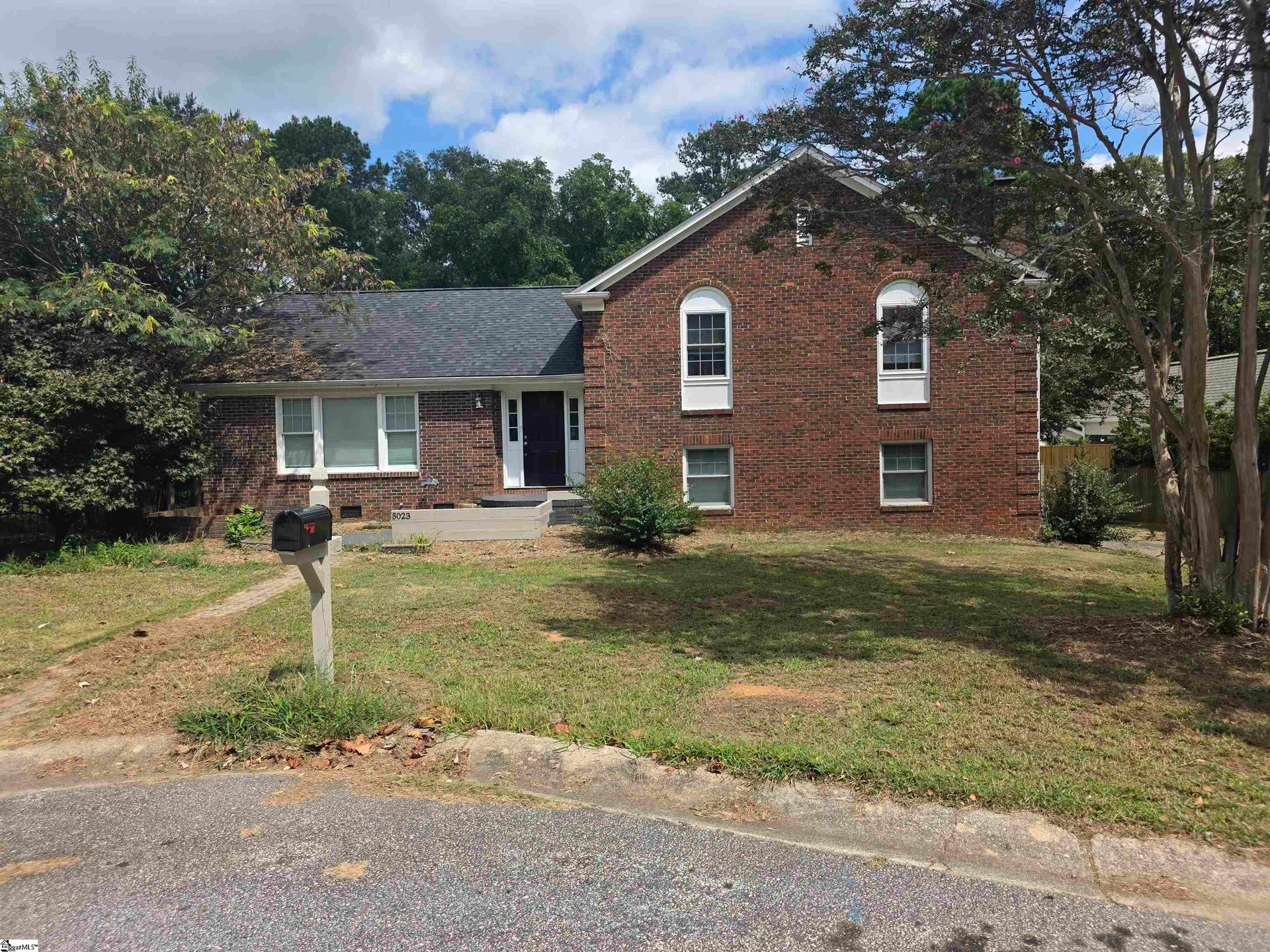 Pelham Woods, Greenville Community