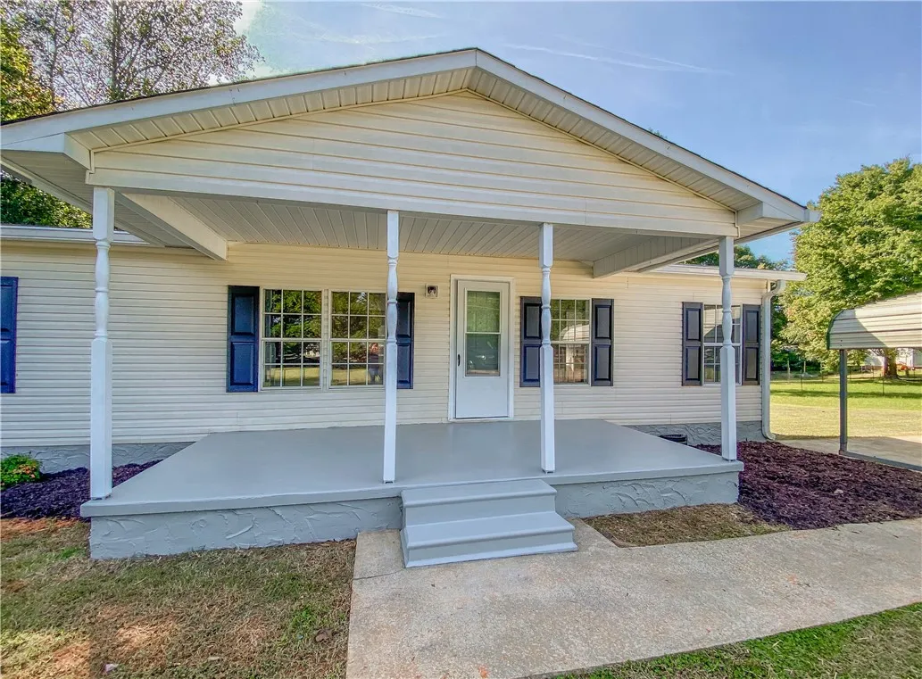 Property image 3 at 702 Poplar Springs Road, Westminster, SC 29693