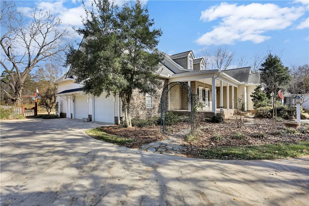 Property image 3 at 107 Saint Lukes Circle, Easley, SC 29642