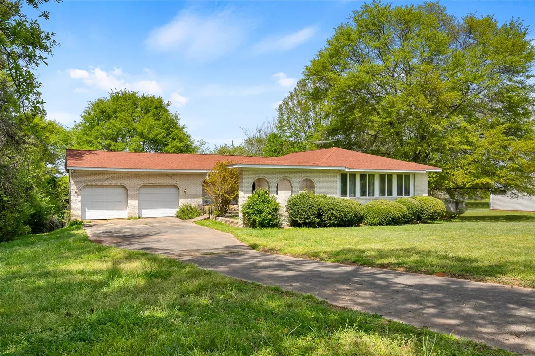 406 Chaumont Road