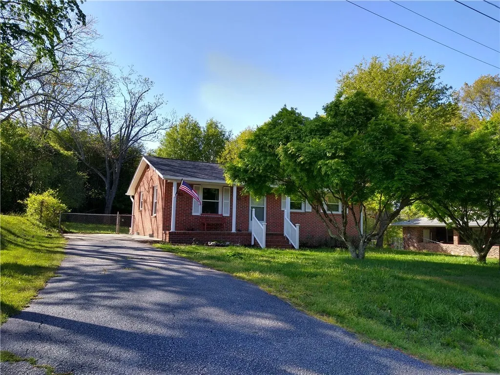 Property image 1 at 21 Nealy Street, Liberty, SC 29657