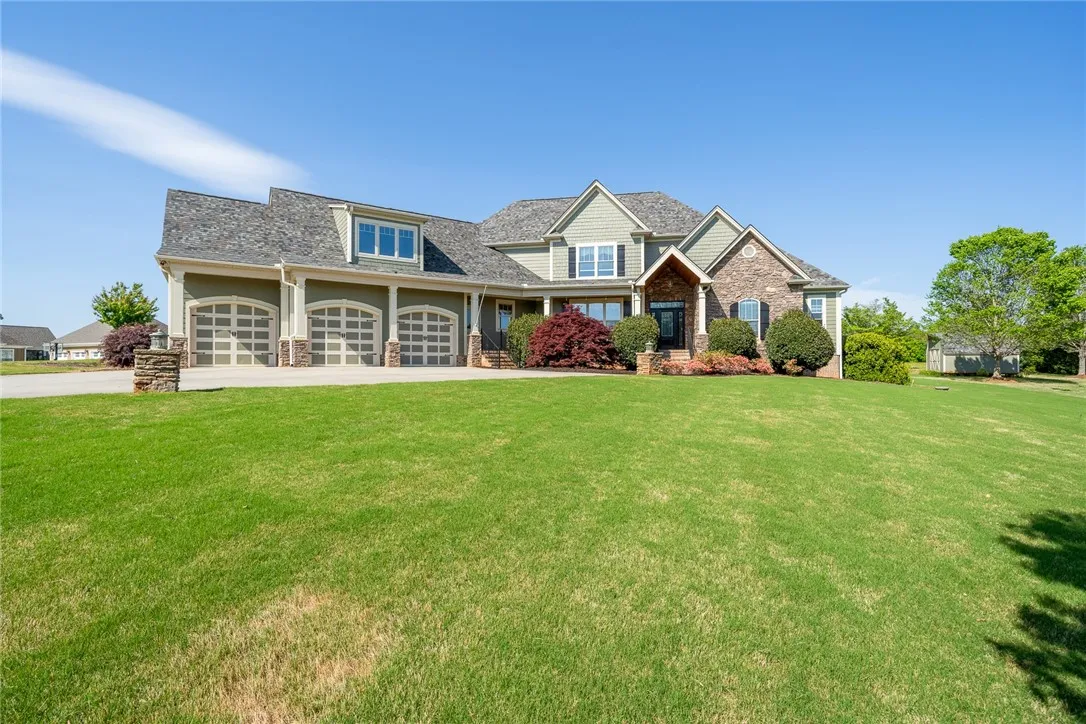 511 Paramount Drive