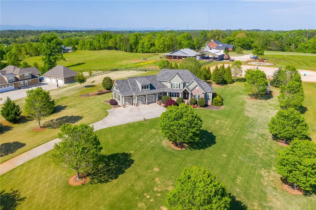 Property image 3 at 511 Paramount Drive, Seneca, SC 29678