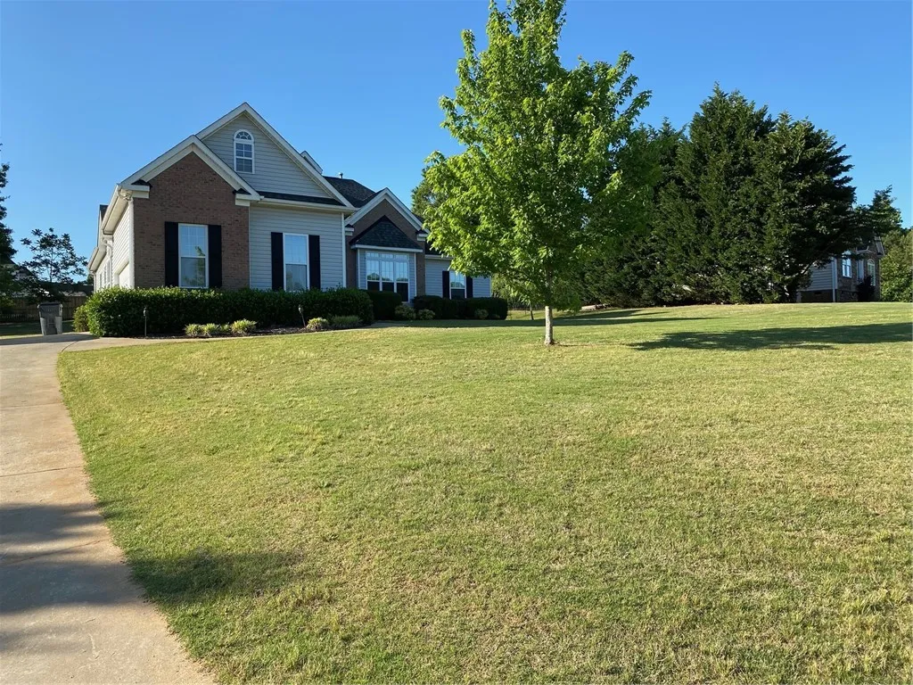 Property image 3 at 100 Pondstone Court, Easley, SC 29642