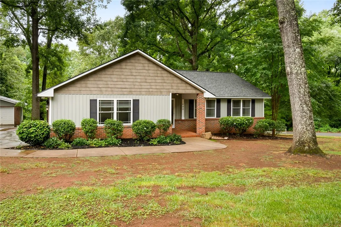 Property image 1 at 600 Robin Hood Lane, Anderson, SC 29621