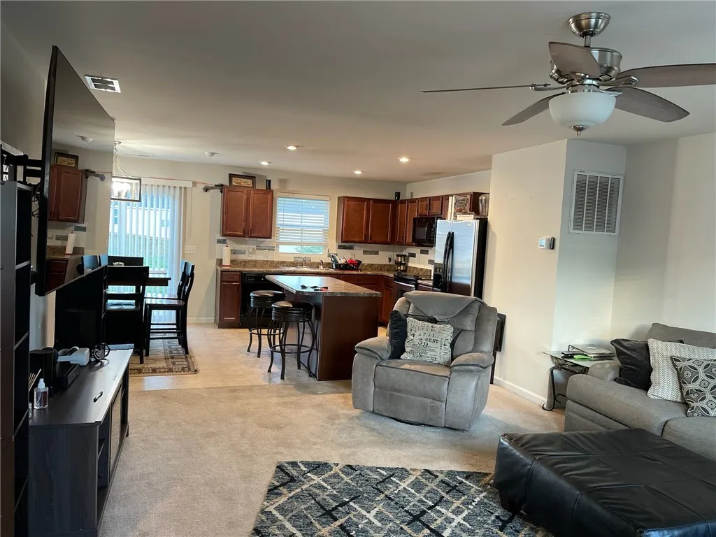 Property image 2 at 12 Tattershall Road, Greenville, SC 29605