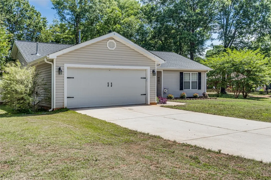 Property image 5 at 1006 Kings Mill Court, Anderson, SC 29621