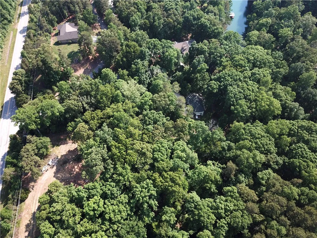 Property image 3 at 102 Pinnacle Pointe Drive, Seneca, SC 29672