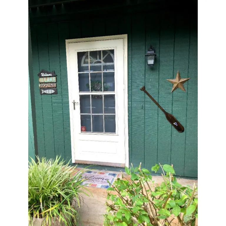 18B Hartwell Villas
