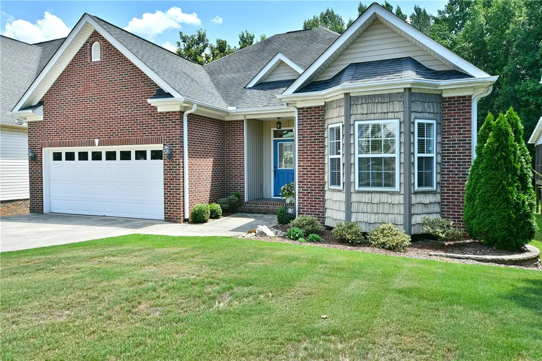 Property image 2 at 107 Meadow Green Drive, Piedmont, SC 29673