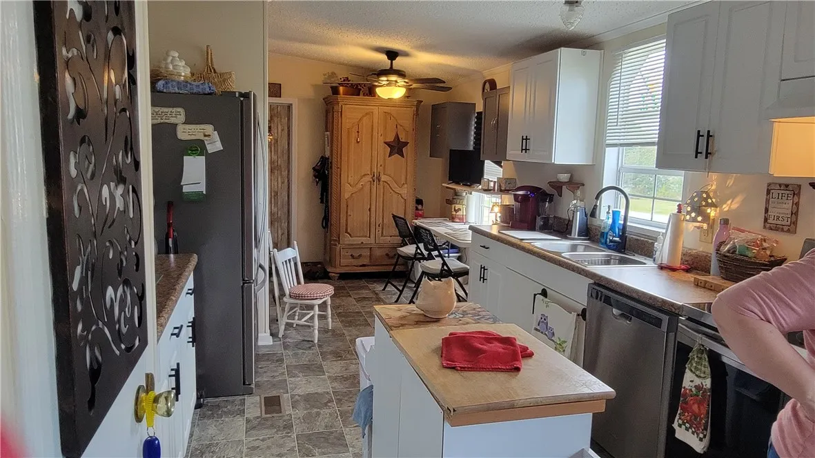 Property image 4 at 115 Sue Ella Court, Townville, SC 29689