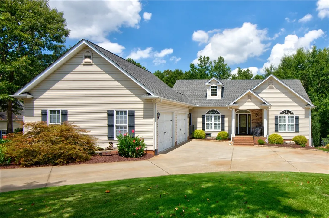 Property image 1 at 220 Thomas Welborn Road, Anderson, SC 29625