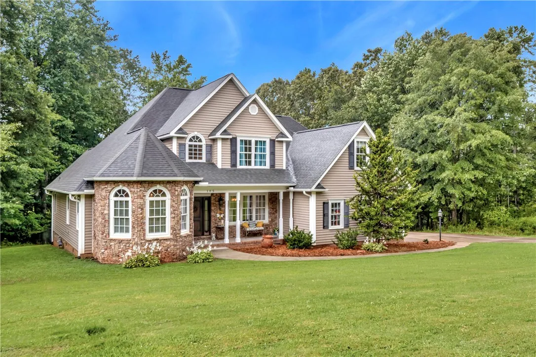 Property image 2 at 105 Golden Eagle Drive, Pickens, SC 29671