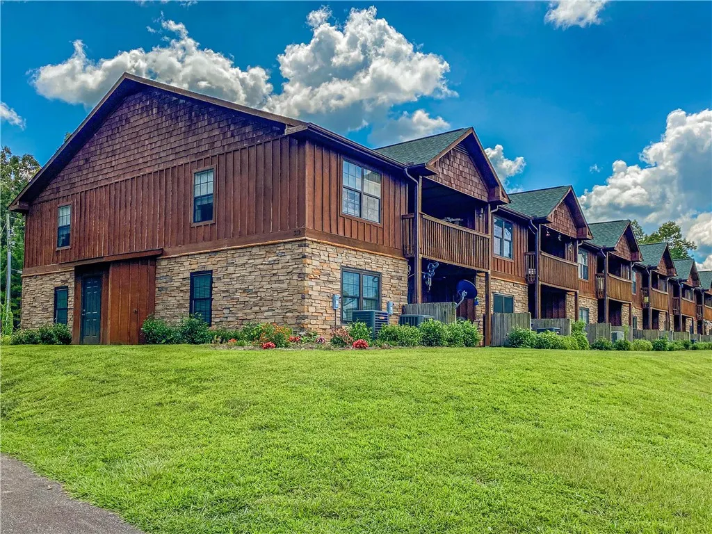 Property image 2 at 312 Kill Devil Hill, Six Mile, SC 29682