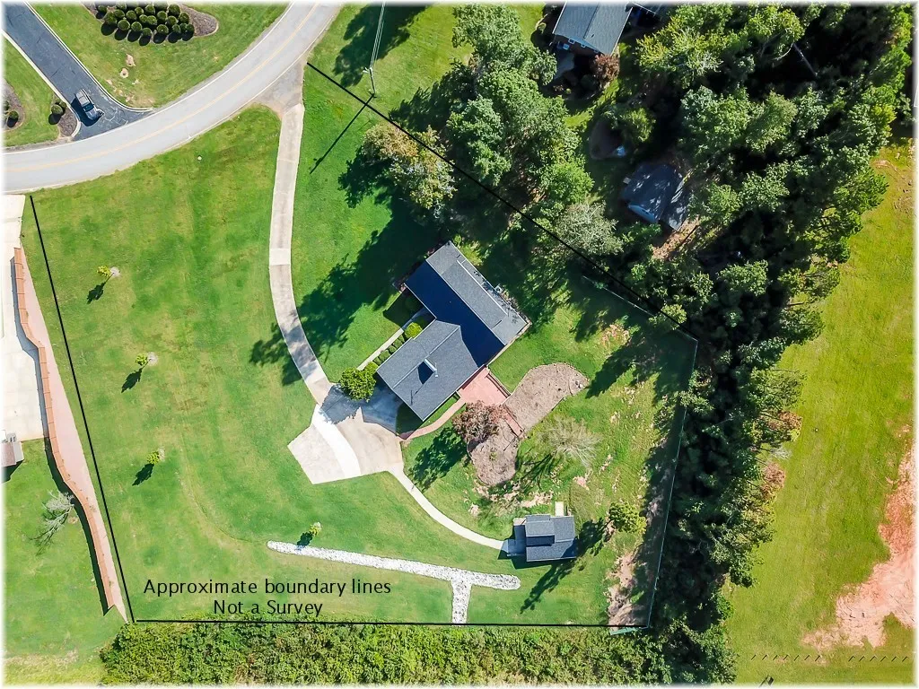 Property image 3 at 310 Horseshoe Drive, Seneca, SC 29678
